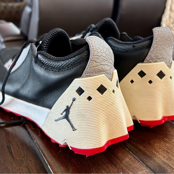 Men’s Nike‎ Jordans - Picture 3 of 5